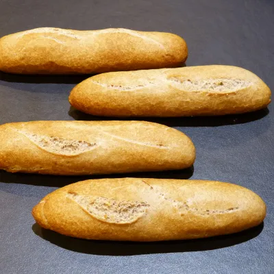 Deux demi-baguettes artisanales sans gluten, à la croûte dorée, Mon Sans Gluten by Angélique